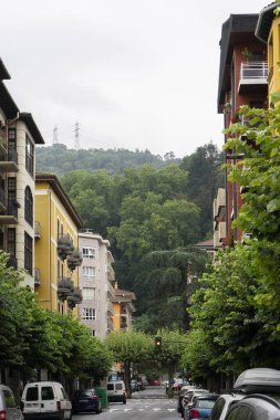 İspanya 'nın Bask Bölgesi' ndeki Tolosa kentinin ana caddelerinden biri.