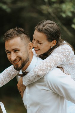 Genç gelin ve damat Park