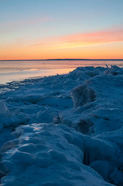 Mar Gelado Após Pôr Sol Inverno Profundo Com Gelo Deriva — Fotografia de Stock