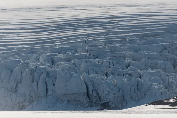 Gleccser Svalbardon Csupasz Jéggel Hasadékokkal — Stock Fotó