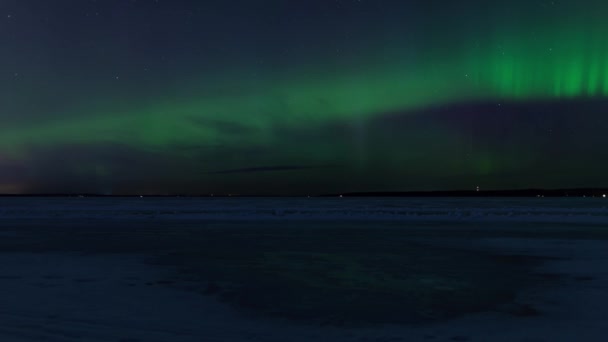 芬兰坦佩雷 北极光在湖面冰上的时间流逝 — 图库视频影像