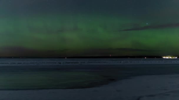 Zeitraffer Von Aurora Borealis Über Dem Eis Eines Sees Winter — Stockvideo