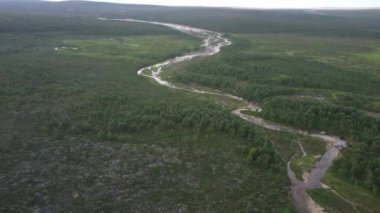 Laponya, Finlandiya 'da dolambaçlı bir nehirden sonra