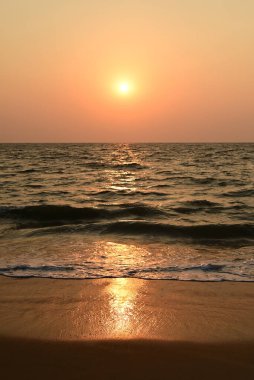 Güzel sahil gün batımı, Alappuzha Sahili, Alappuzha Denizi kıyısı