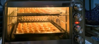 Ev yapımı Endonezya Ananaslı Tartlar (Nastar) Tezgahta Pişirme