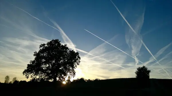 Zıtlıklarla harika gün batımı