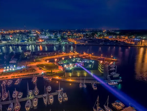 Eski limanın şehri.