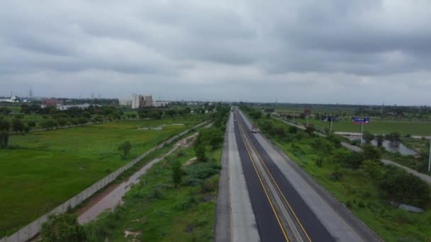 2023年7月9日巴基斯坦拉合尔Sheikhupura M2的Dji无人驾驶飞机对国家一侧的空中观察 — 图库视频影像