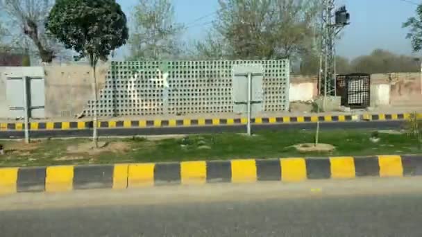 Service Road View Bus Moving Main Road Big City Lahore — Vídeo de Stock
