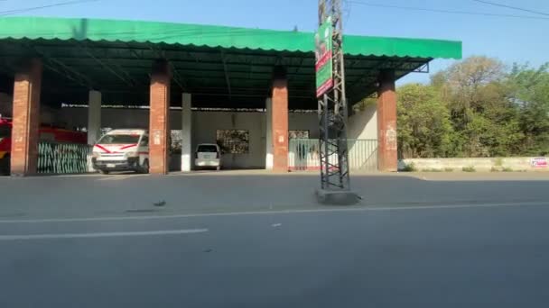 Vista Externa Tráfego Mercado Kasur Road Durante Viagem Carro Pessoal — Vídeo de Stock