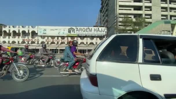 Vista Externa Tráfego Mercado Kasur Road Durante Viagem Carro Pessoal — Vídeo de Stock