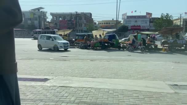 Mart 2024 Lahor Pakistan Bir Şehir Trafiğinin Yol Manzarası — Stok video