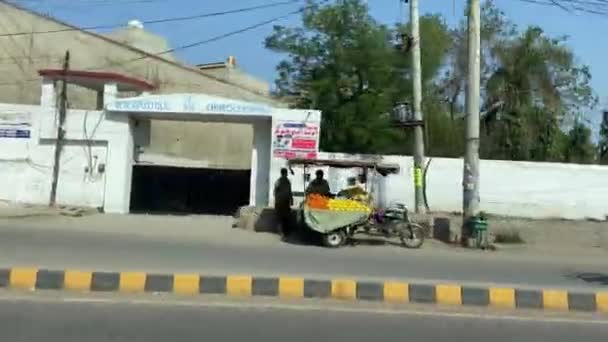 Vägbeskrivning Stadstrafik Lahore Pakistan Den Mars 2024 — Stockvideo