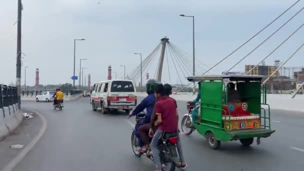 Μεταφορές Και Αστική Κυκλοφορία Στη Μεγάλη Πόλη Λαχόρη Πακιστάν Στις — Αρχείο Βίντεο