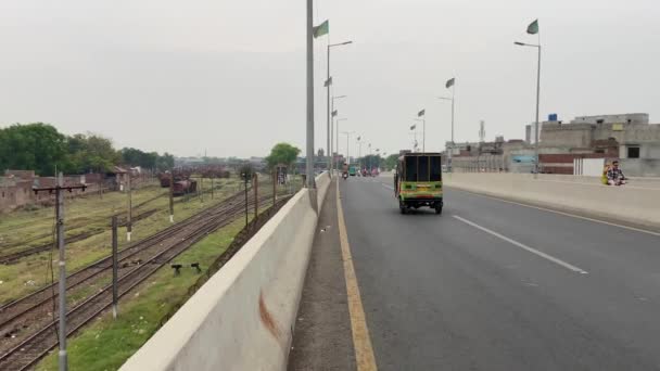 Vervoer Stadsverkeer Grote Stad Lahore Pakistan April 2024 — Stockvideo