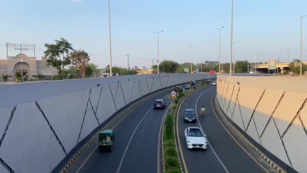 View Light Vehicle Traffic Passing Pass Lahore Pakistan April 2024 — Vídeos de Stock