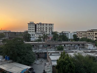 31 Mayıs 2024 'te Lahor, Pakistan' daki hastane binalarının yüksek açılı görüntüsü.