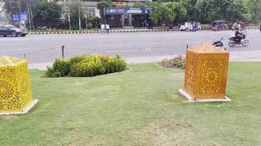 Parktaki güzel bahçe.