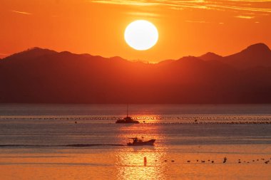 Güney Kore 'nin Namhae Sunrise Park' ında Deniz Gündoğumu Manzarası