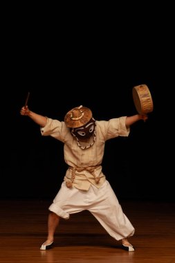 Geleneksel Kore Maske Dansı Gösterisi