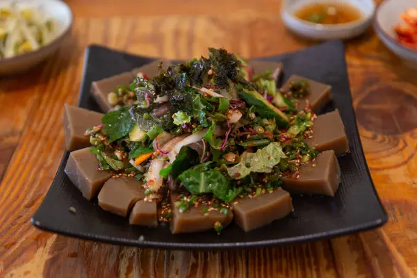 Baharatlı Meşe Jölesi Salatası. Adı da karabuğdaydan yapılmış Muk.