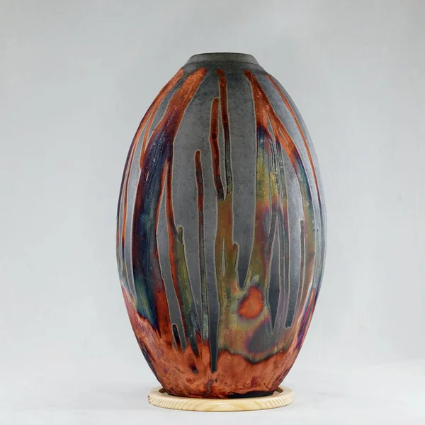Raaquu Raku Céramique Poterie Vase Arc Ciel Aurore Motif Texturé Photo De Stock
