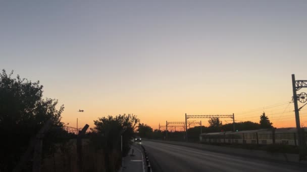 Zug Motorrad Flugzeug Und Auto Gleichzeitig Bei Sonnenuntergang Istanbul — Stockvideo