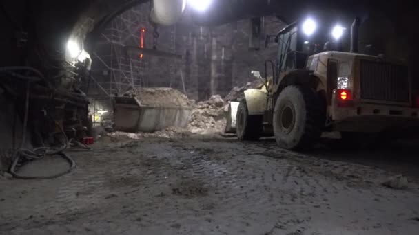 Máquina Construção Viajando Durante Construção Túnel Metrô — Vídeo de Stock