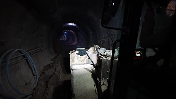 Loader Bouw Apparatuur Aan Het Werk Metro Natm Tunnel — Stockvideo