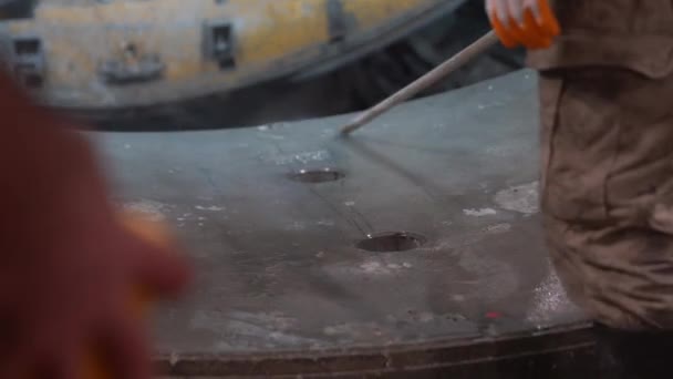 Промивання Тунелю Розточувальної Машини Відрізка Еректора Водою — стокове відео