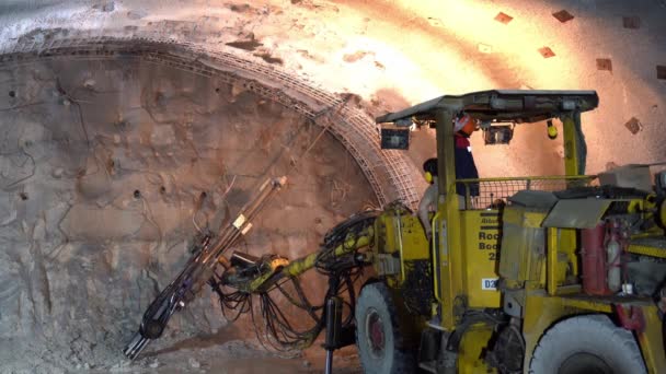 地下隧道中的Natm法钻探开挖工作 — 图库视频影像