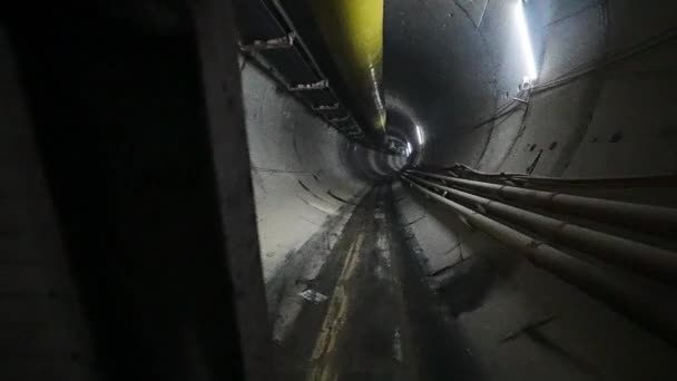 Veicolo Lavoro Che Guida Nel Tunnel Sotterraneo Della Metropolitana — Video Stock
