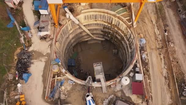 Gantry Vinç Iskele Sistemi Metro Tünelinde Merdiven Tırmanıyor — Stok video