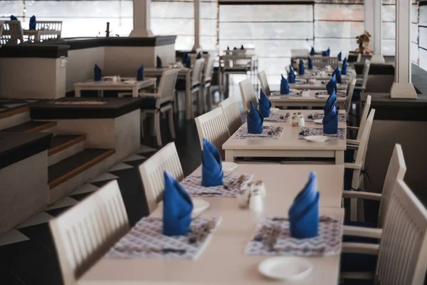 Selective Focus White Wooden Tables Chairs Restaurant Pacific Island Dinner — Stock Photo, Image