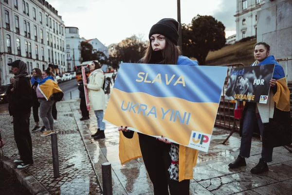 Lisbon Portugal February 2023 Amidst Cold Female Protester Stands Strong — Photo
