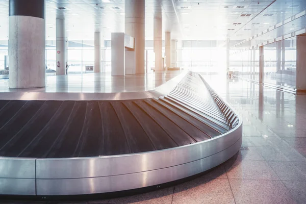 Barcelona Airport Empty Luggage Claim Area Capturing Curved Elbow Conveyor — Stock Photo, Image