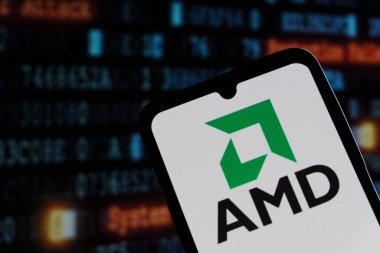 Bandung, Endonezya - 16 Haziran 2025: Bu resimde, AMD (Gelişmiş Mikro Aygıtlar) logosu akıllı telefon ekranında görüntülenir.
