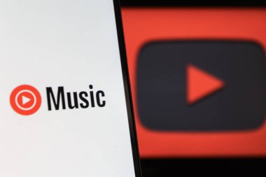 4 Şubat 2025, Bandung, Batı Java, Endonezya: Bu resimde, Youtube Müzik akıllı telefon ekranında gösteriliyor.