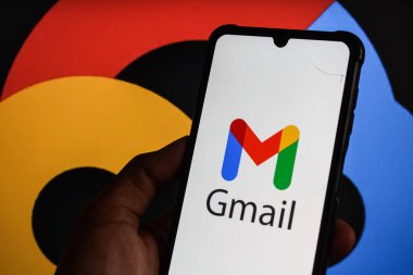 4 Şubat 2025, Bandung, Batı Java, Endonezya: Bu resimde, Google Gmail logosu akıllı telefon ekranında görüntülenmektedir.