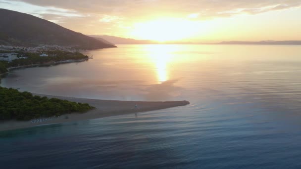 Antenne Des Berühmten Kroatischen Strandes Goldenes Horn Auf Der Insel — Stockvideo