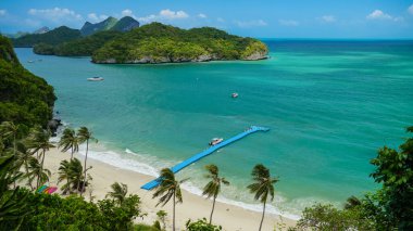 Mu Ko Ang Tanga Ulusal Deniz Parkı, Samui Adası, Tayland. Tropikal adaların güzel üst manzarası.