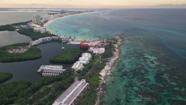 Drönare Cancun Mexiko Solnedgång Rivieran Maya Hotellzon Semestermål — Stockvideo