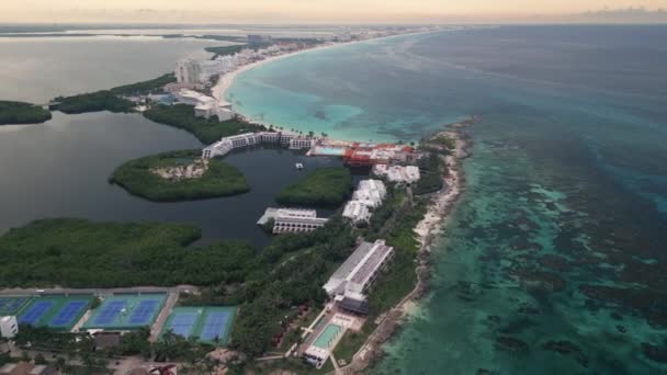 Aerial Cancun Mexikó Riviéra Maya Drón Repülni Hotel Zóna Felett — Stock videók