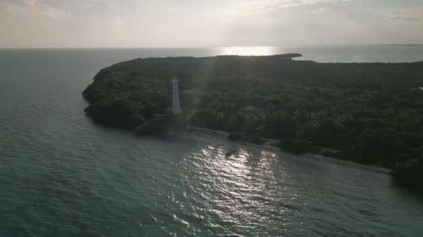 Drone Approchant Punta Allen Phare Dans Tulum Biosphère Sian Kaan — Video