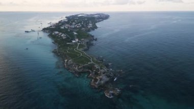Günbatımı Isla Mujeres Cancun plaj tatil beldesi Karayip Denizi 'ndeki ada gezisi 
