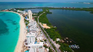 Cancun Havalimanı otel bölgesi ünlü seyahat tatil beldesi Meksika Karayip Denizi Riviera Maya