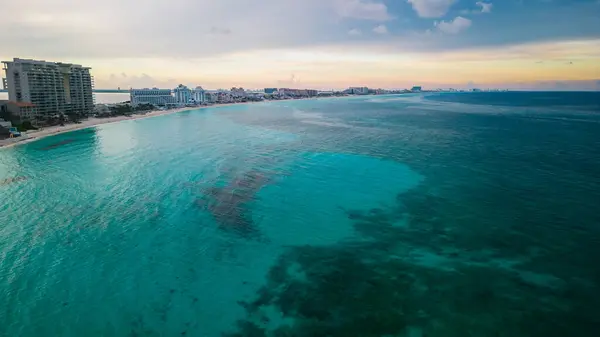 Otel bölgesi havası. Meksika Karayip Denizi Riviera Maya tatil beldesi.