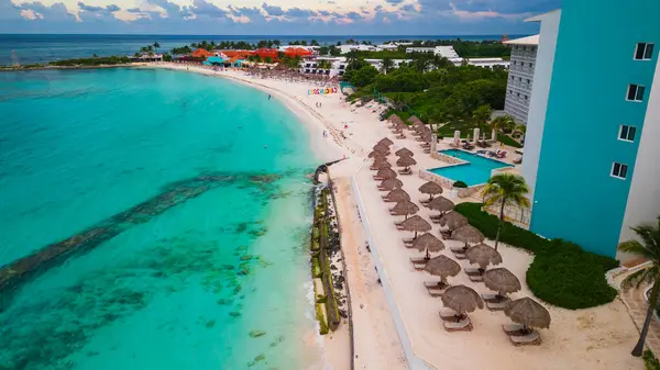 Otel bölgesi havası. Meksika Karayip Denizi Riviera Maya tatil beldesi.