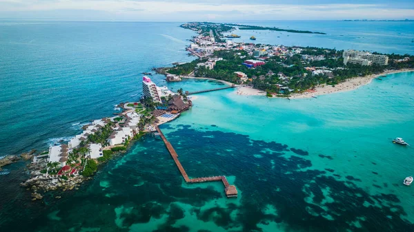 Meksika 'nın ünlü turistik beldeleri Tatilciler ve Tatilciler için Mavi Turkuaz Suları ile Cancun Meksika Riviera Maya Sahil Sahili havası