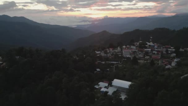 Luftaufnahme Von San Jose Del Pacifico Berge Traditionellen Mexikanischen Alten — Stockvideo
